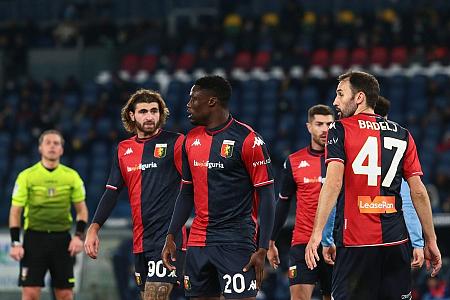 Squad management policies worldwide